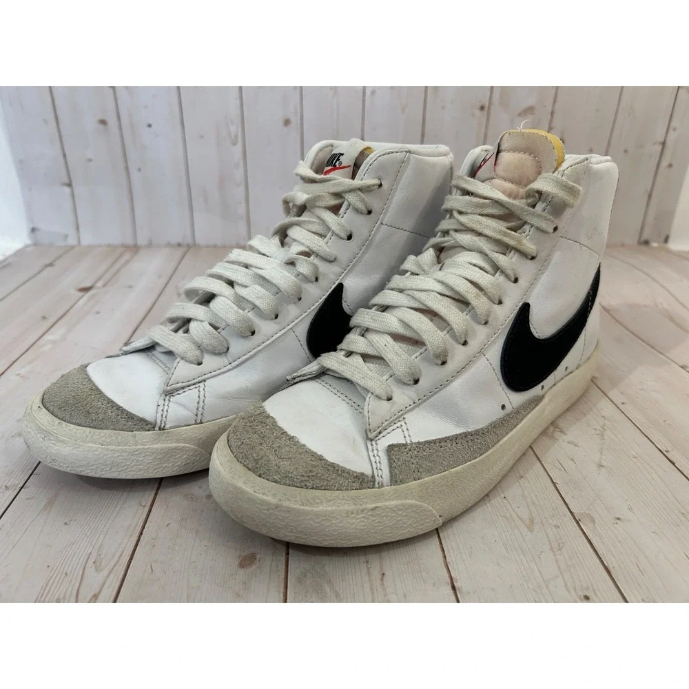 Nike Blazer Mid 77‎ Vintage White Black Women's Size 7 CZ1055-100 Pre-Owned